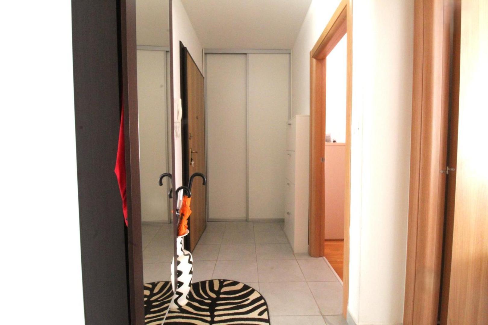 Sunny Apartment *
