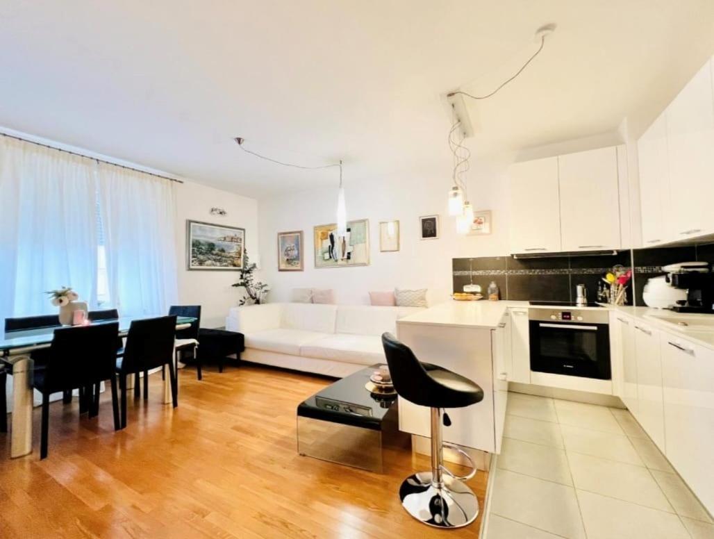 Sunny Apartment *